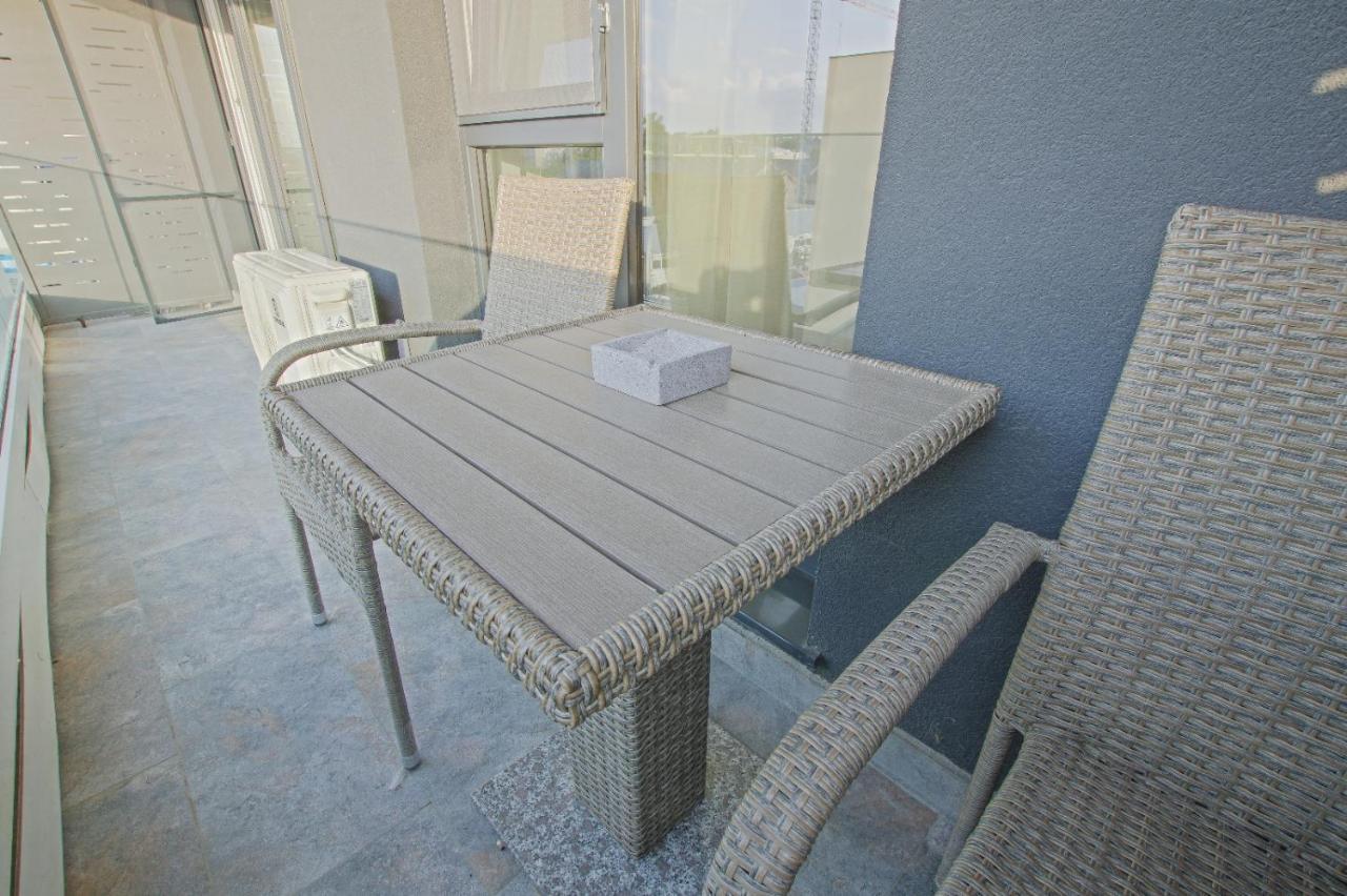 יאשי Himson-Beige Apartment מראה חיצוני תמונה