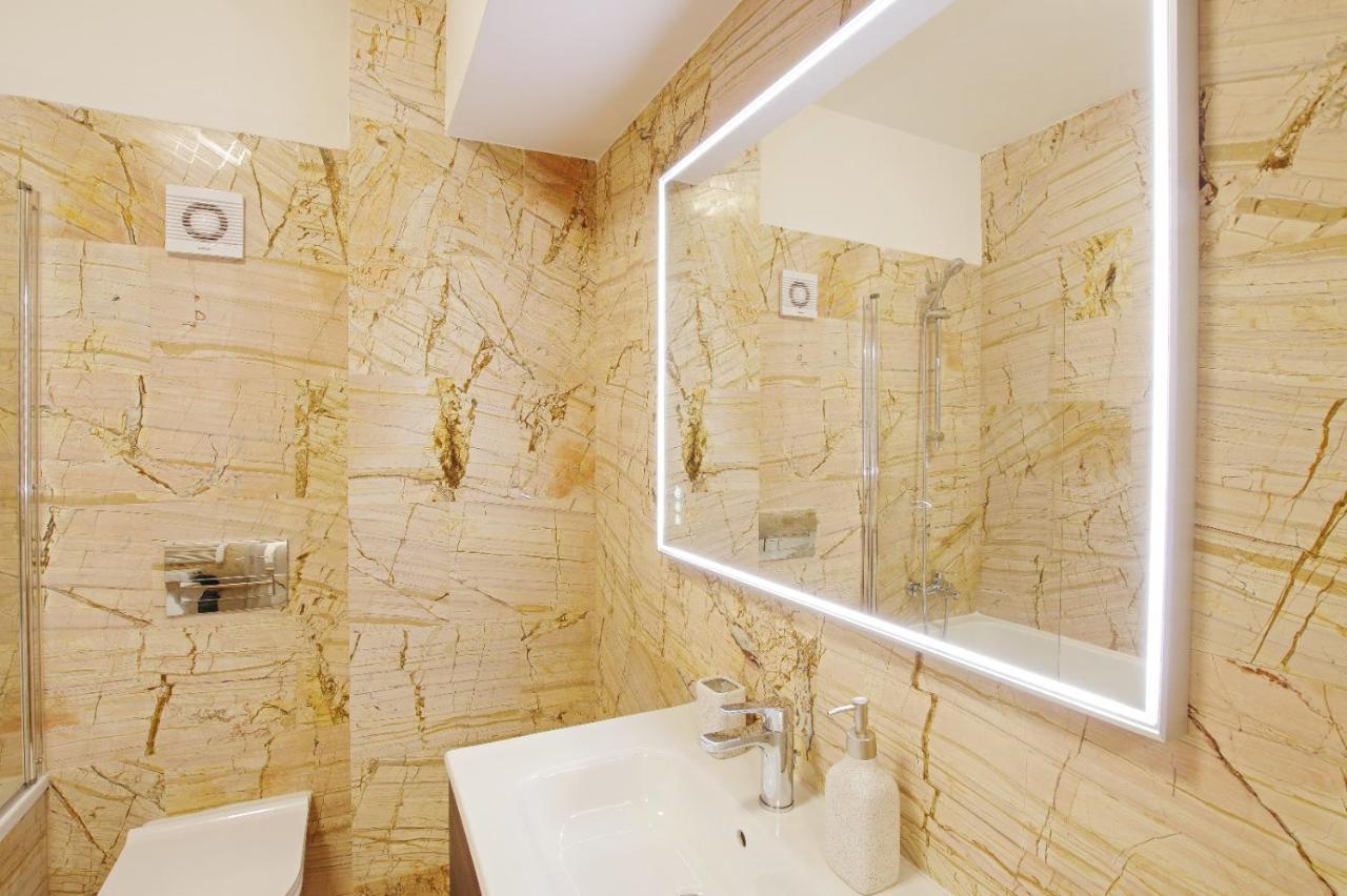 יאשי Himson-Beige Apartment מראה חיצוני תמונה
